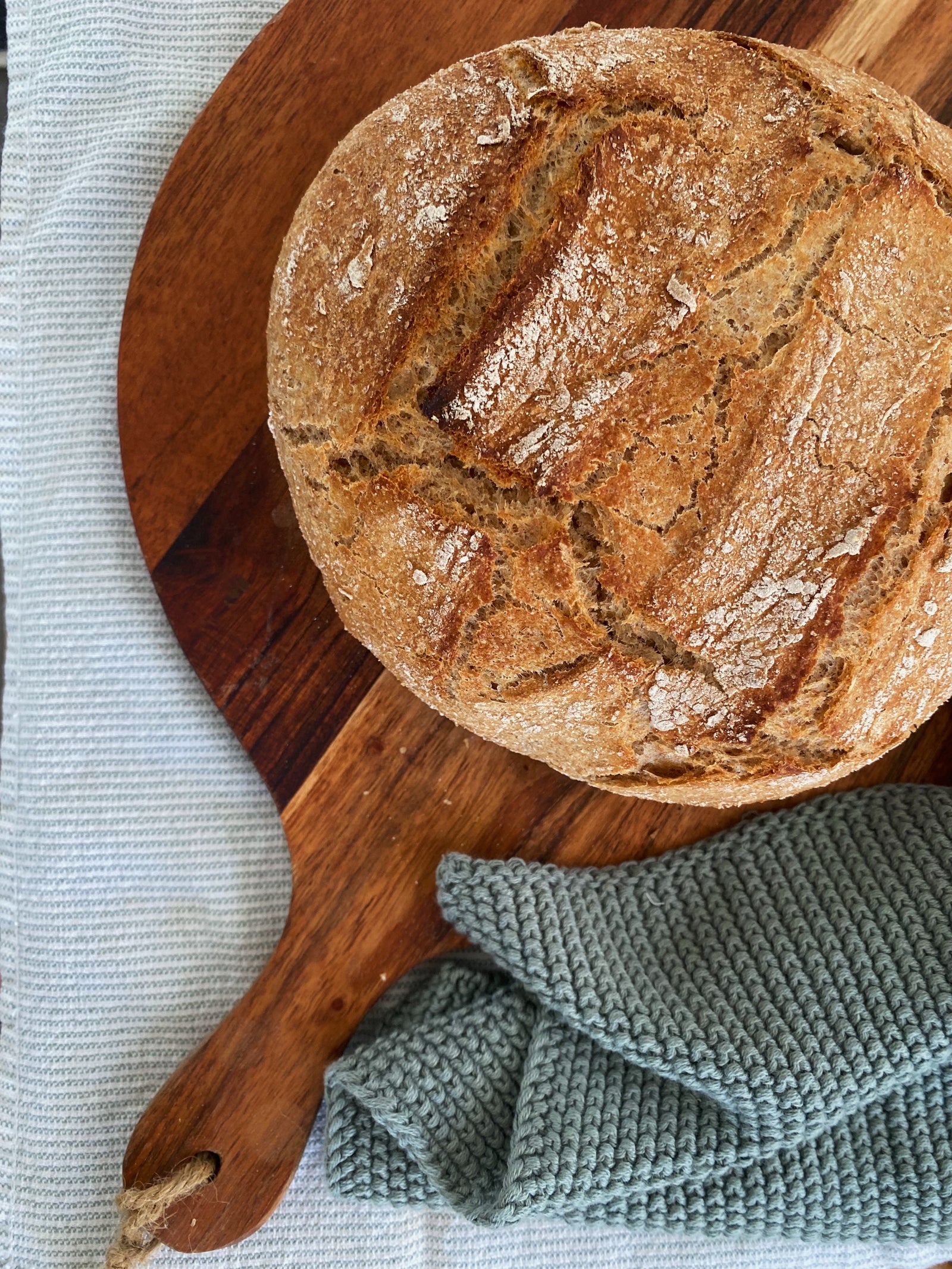 Easy No-Knead Wholemeal Spelt Bread