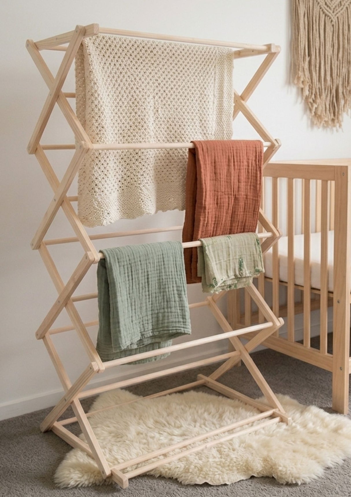 Pine Collapsible clothes drying rack