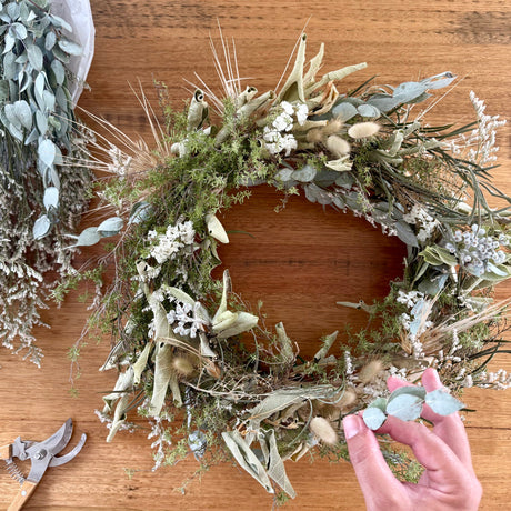 How to Make Your Own Plastic-Free Christmas Wreath