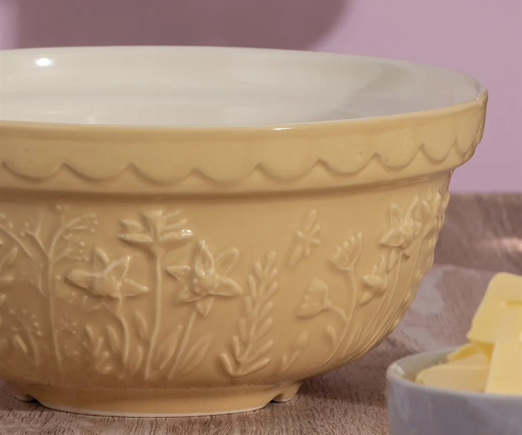 Mason Cash In the Meadow Daffodil Yellow Mixing Bowl 21cm